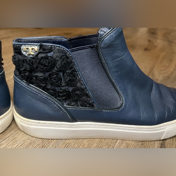 Tory Burch Rosette High Top Sneakers Navy Blue Leather Size 9 Ankle Booties - Picture 3 of 15